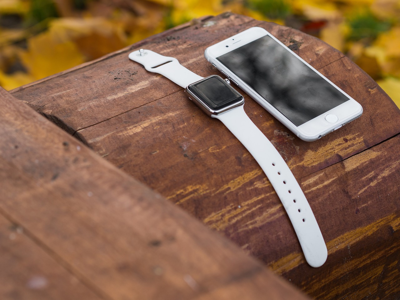 iWatch 2上市时间解析，期待与现实交汇点揭秘