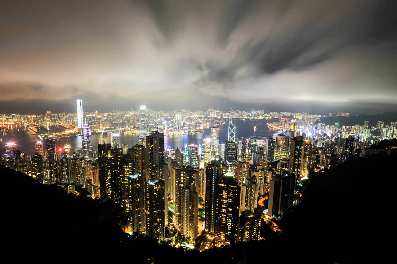 夜间跑步新资讯，探索城市夜跑的最新趋势与必备知识