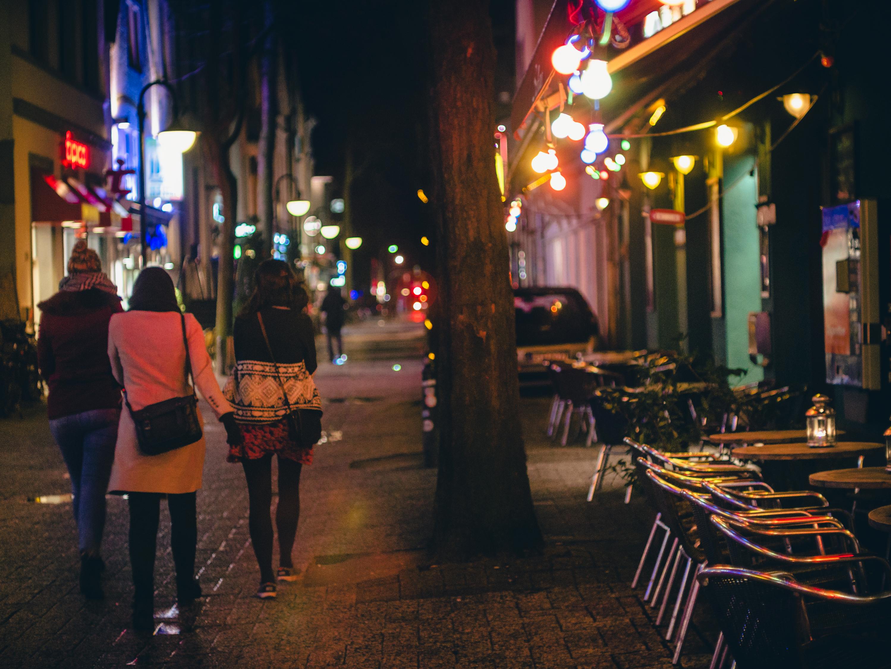 韩国电影夜店，银幕下的都市夜生活魅力探索