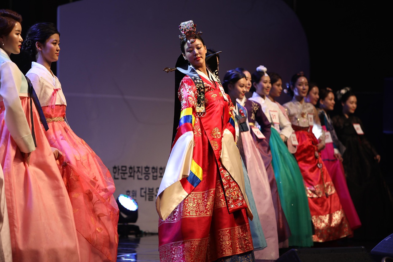 最新广场舞服饰，舞动时尚与文化的完美融合